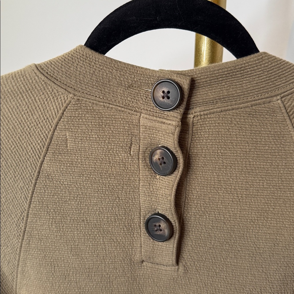 NWT Madewell Button-Back Mockneck Top In Distant Surplus small tan - Picture 5 of 7